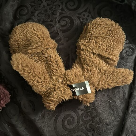 Express Convertible Teddy Mittens - Picture 6 of 6